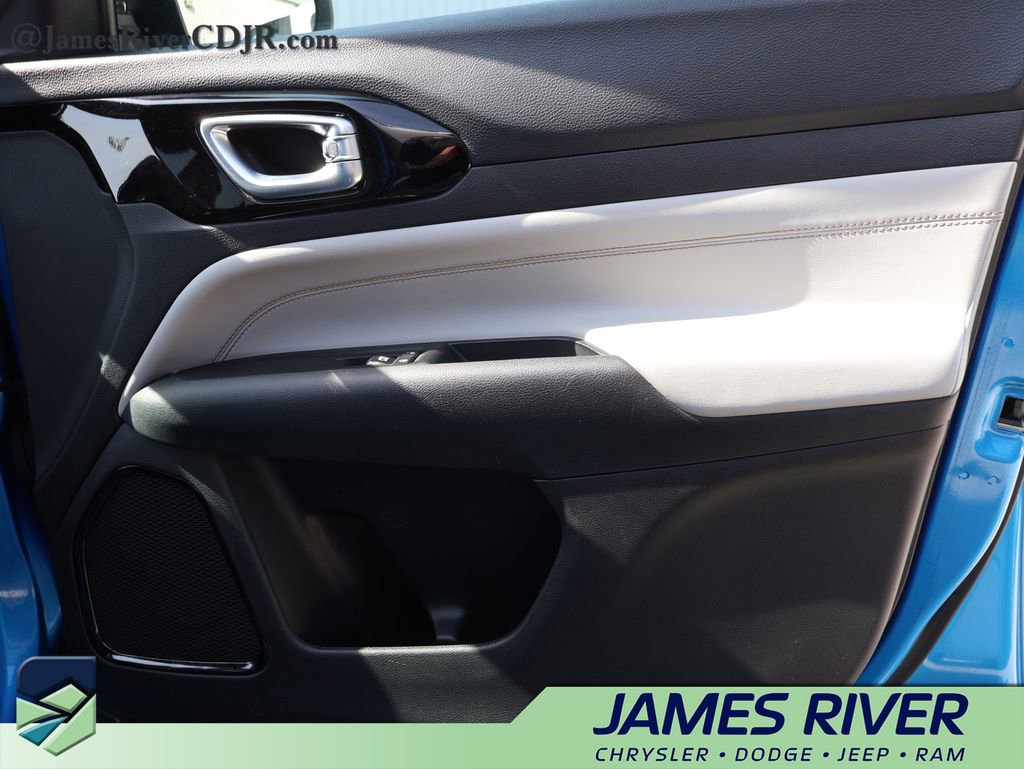 Used 2024 Jeep Compass Limited image 8