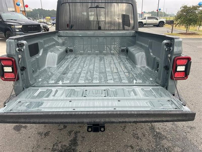 New 2025 Jeep Gladiator Willys AWD/4WD image 8