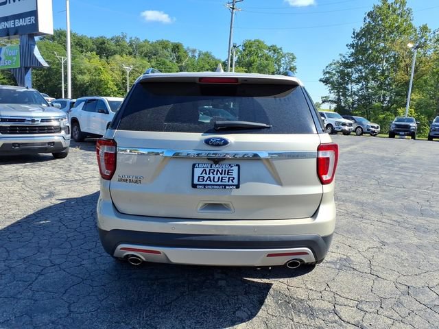 Used 2017 Ford Explorer Limited w/ Equipment Group 301A FWD image 8