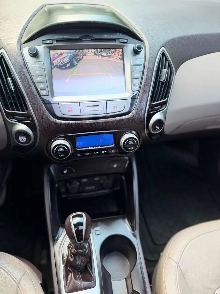 Used 2014 Hyundai Tucson Limited w/ Technology Package 02 FWD image 12