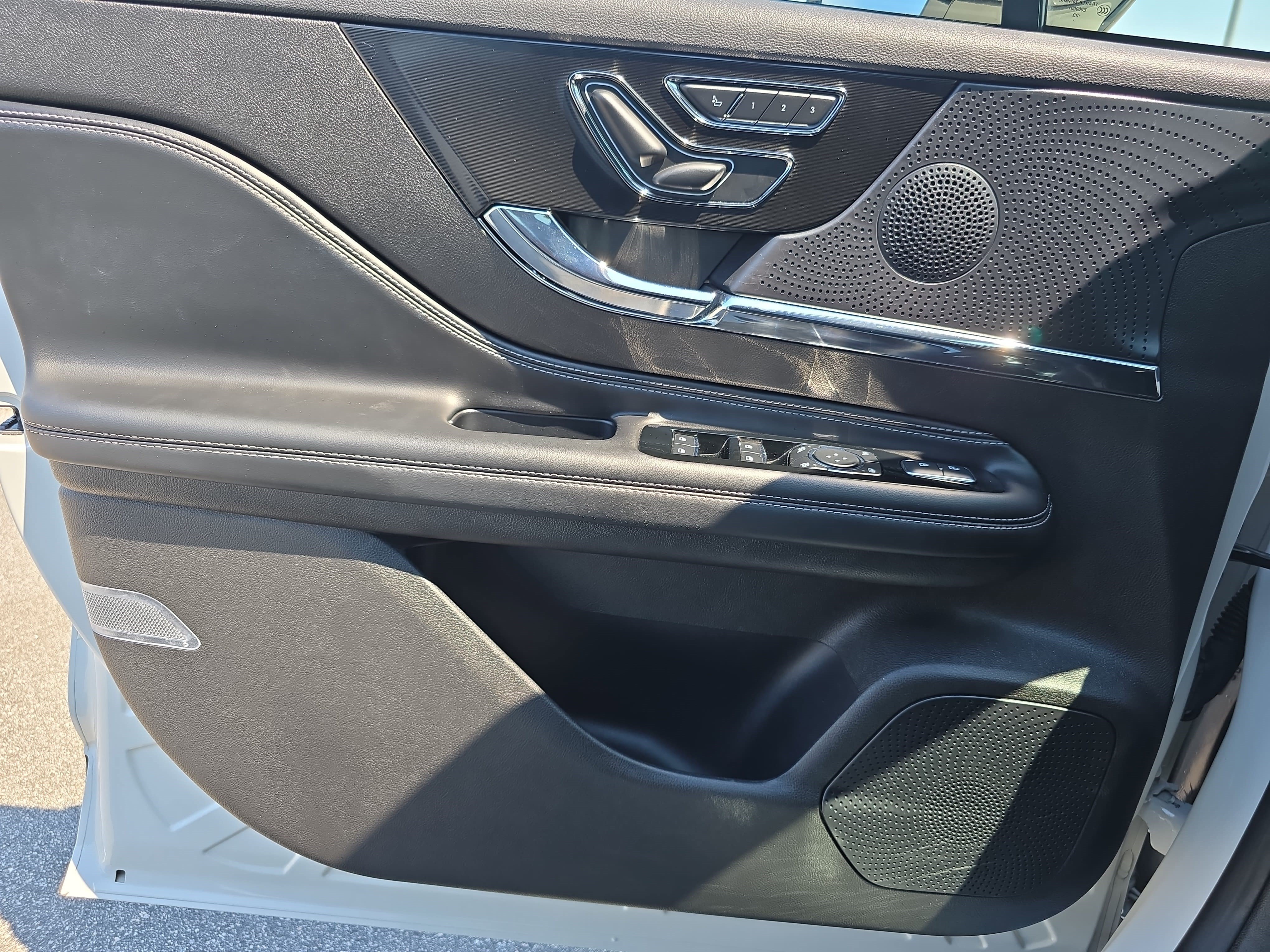 Certified 2024 Lincoln Corsair AWD image 26