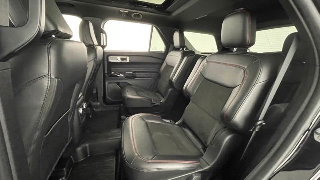 Used 2023 Ford Explorer ST-Line w/ Class IV Trailer Tow Package image 45