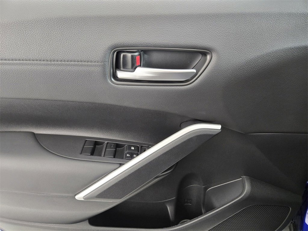Used 2024 Toyota Corolla Cross XSE w/ Convenience Package image 24
