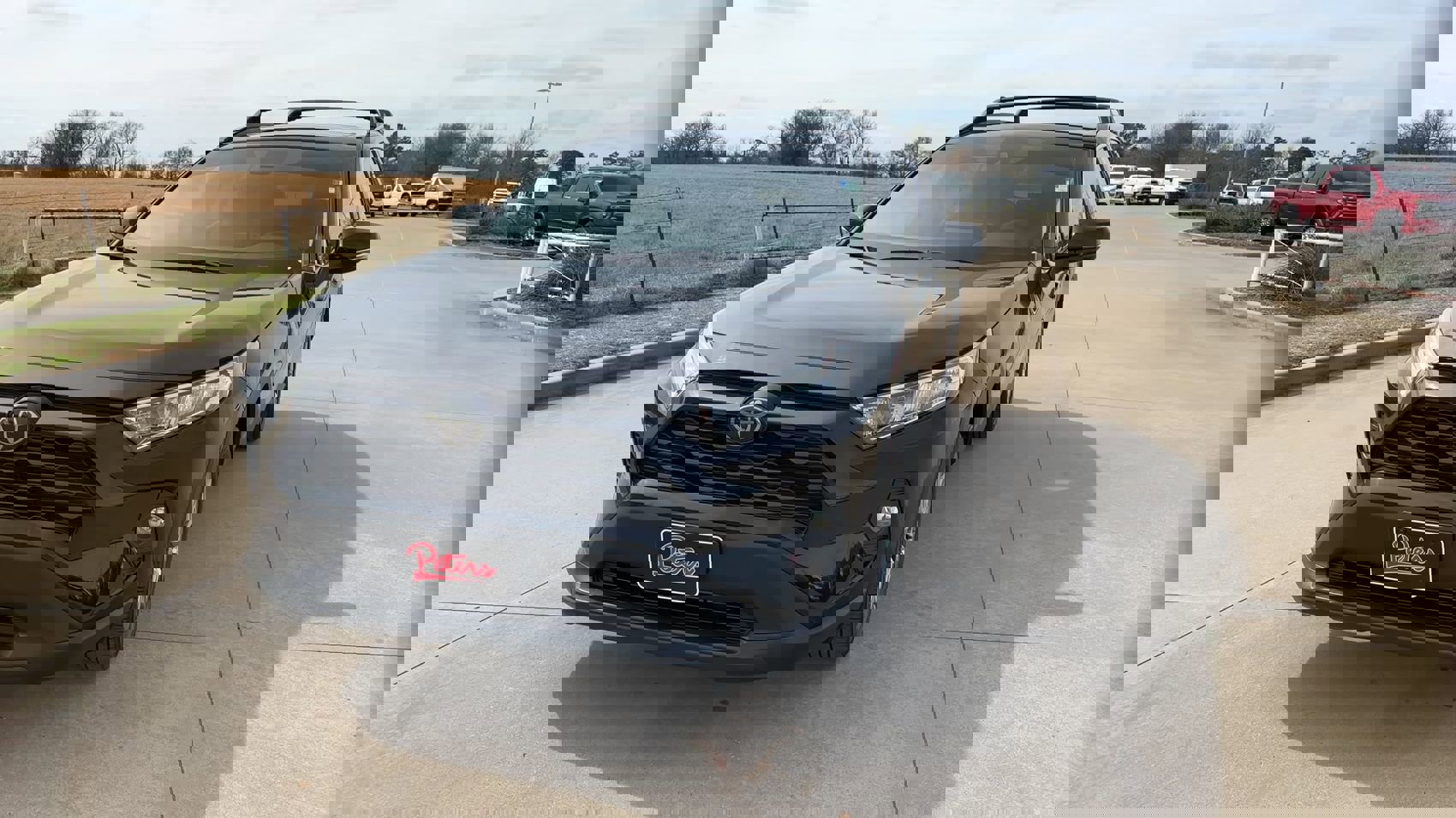 Used 2021 Toyota RAV4 XLE Premium image 4