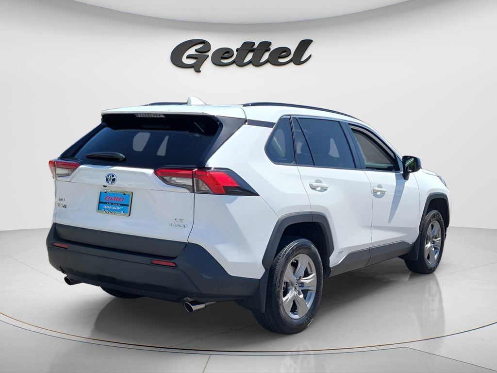Certified 2024 Toyota RAV4 LE AWD/4WD image 4
