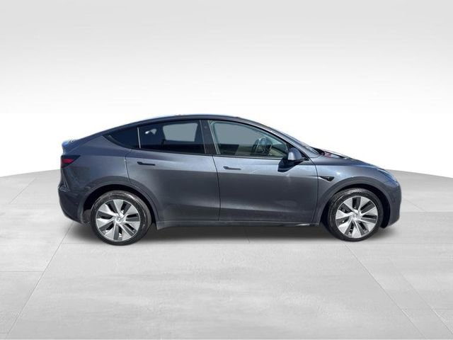 Used 2022 Tesla Model Y Long Range AWD/4WD image 2