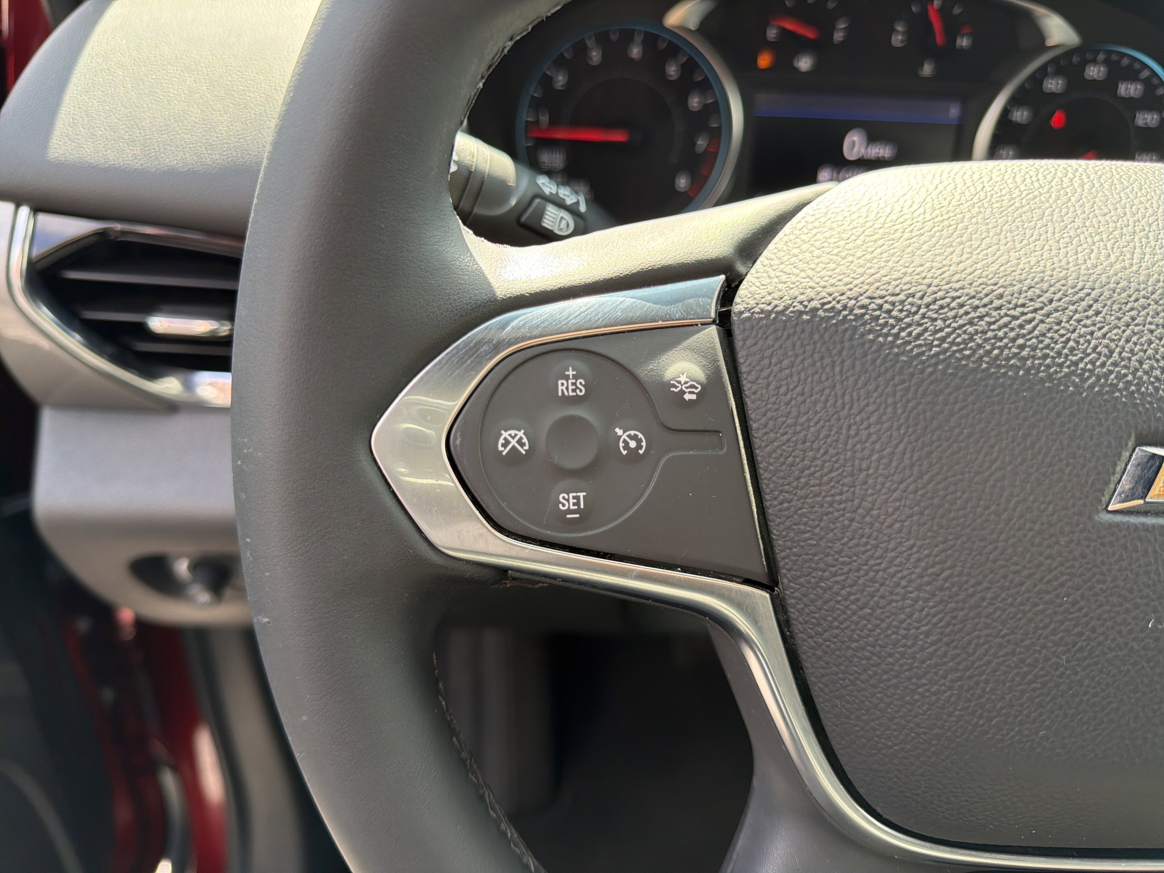 Used 2023 Chevrolet Traverse LT image 25