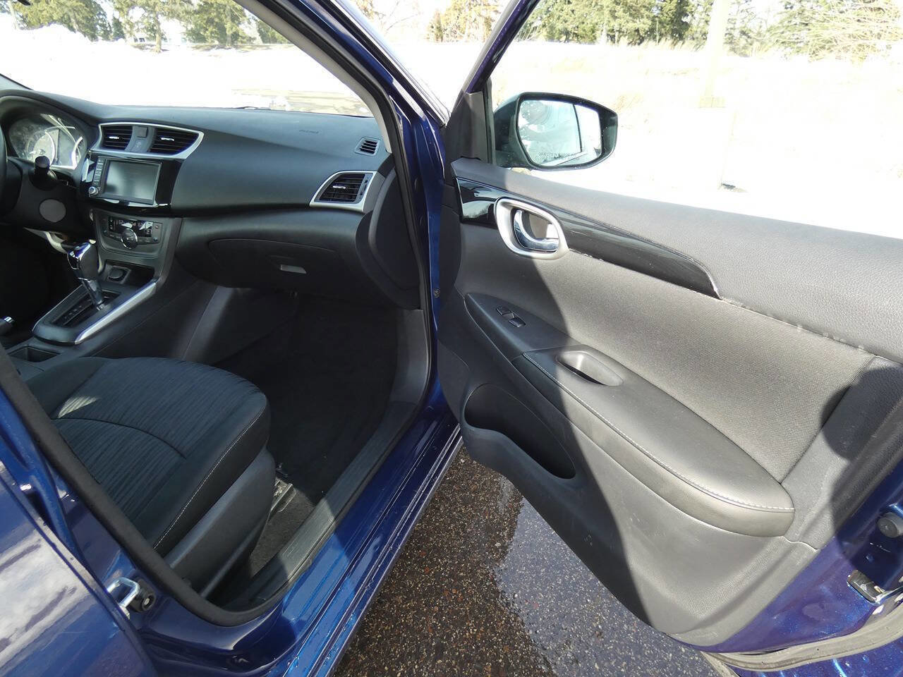 Used 2019 Nissan Sentra SV image 12