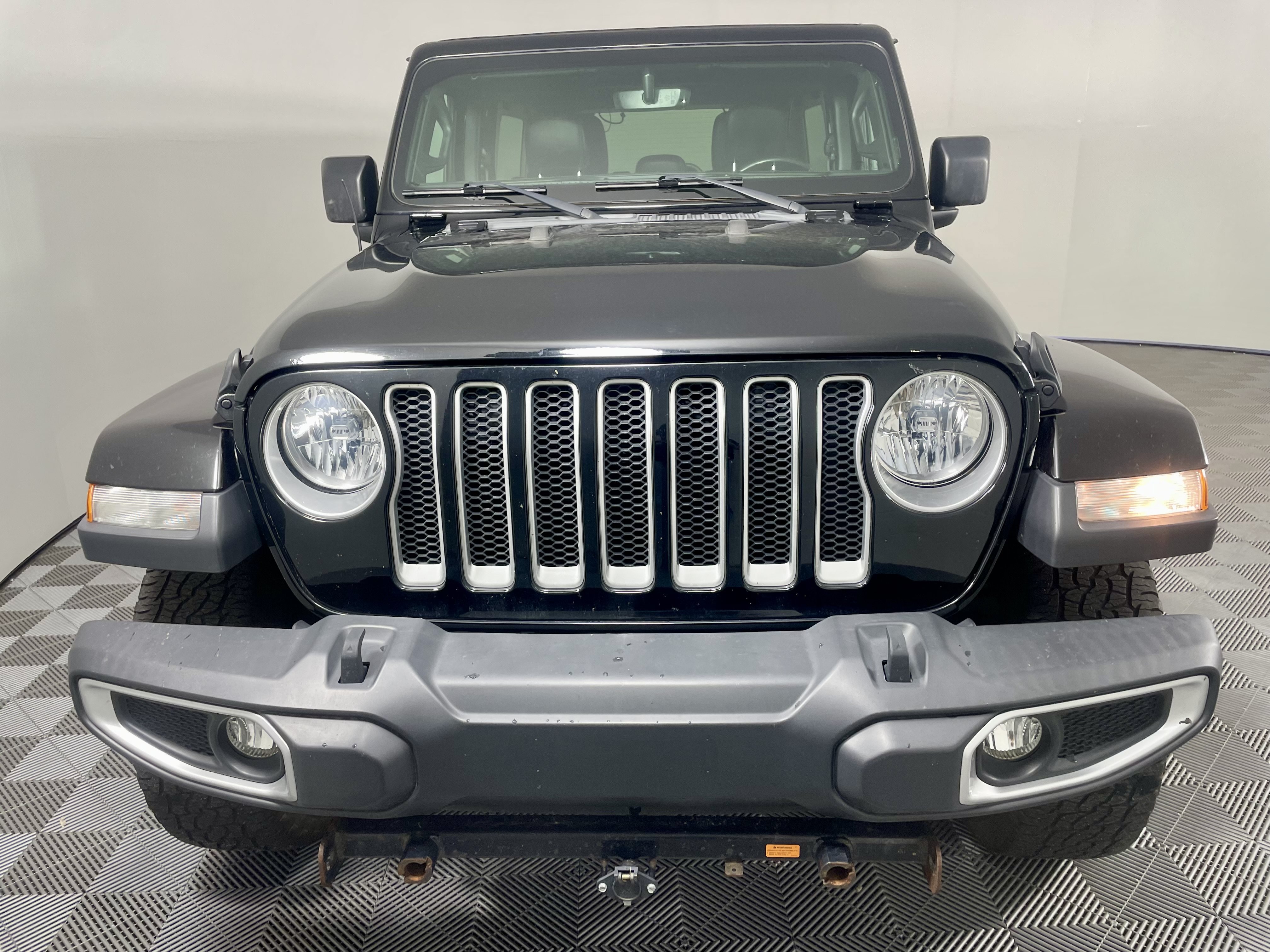 Used 2018 Jeep Wrangler Unlimited Sahara AWD/4WD image 7