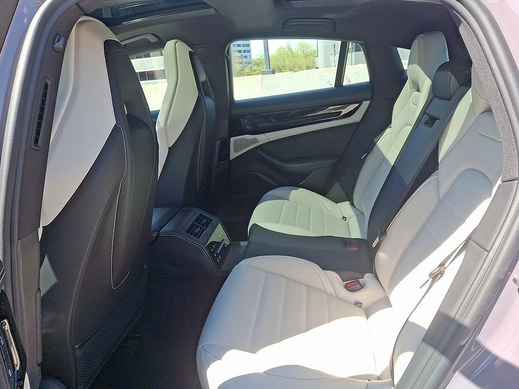 Used 2025 Porsche Panamera 4 image 12