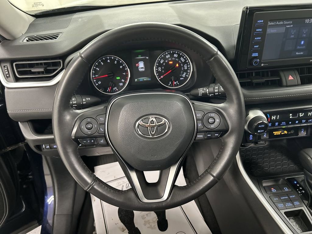Used 2020 Toyota RAV4 XLE w/ Convenience Package AWD/4WD image 4