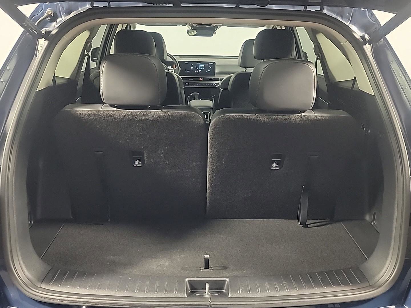 Used 2025 Kia Sorento EX w/ Panoramic Sunroof Package image 9