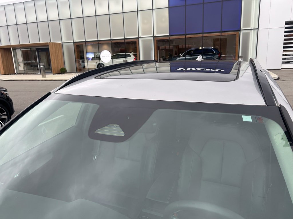 Certified 2023 Volvo XC40 B5 Ultimate w/ Climate Package AWD/4WD image 8
