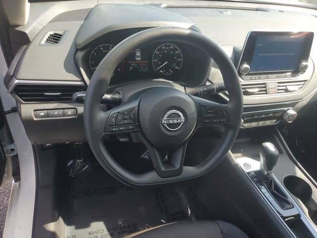 Certified 2025 Nissan Altima 2.5 S FWD image 15