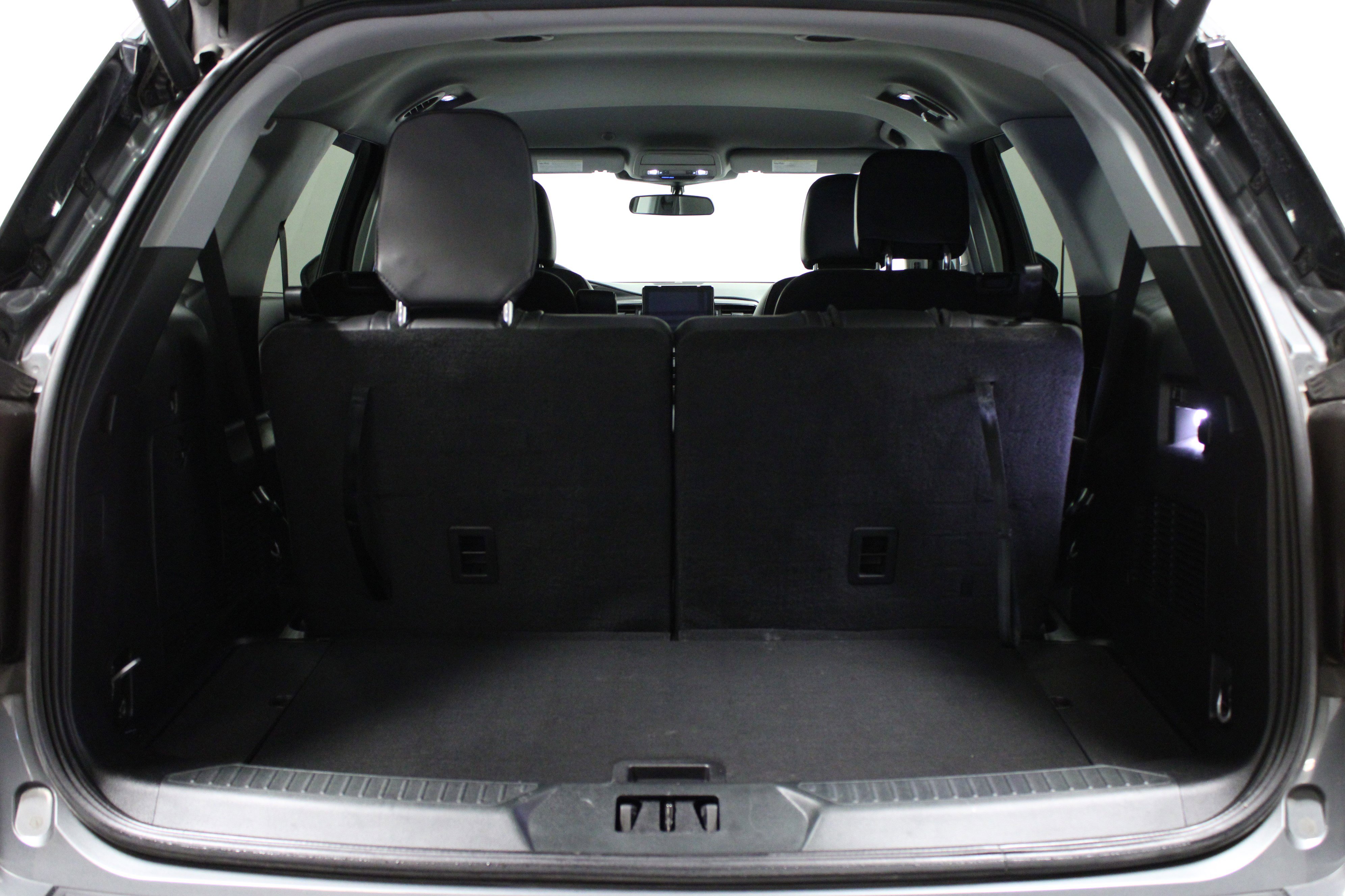 Used 2023 Ford Explorer XLT w/ Equipment Group 202A image 15