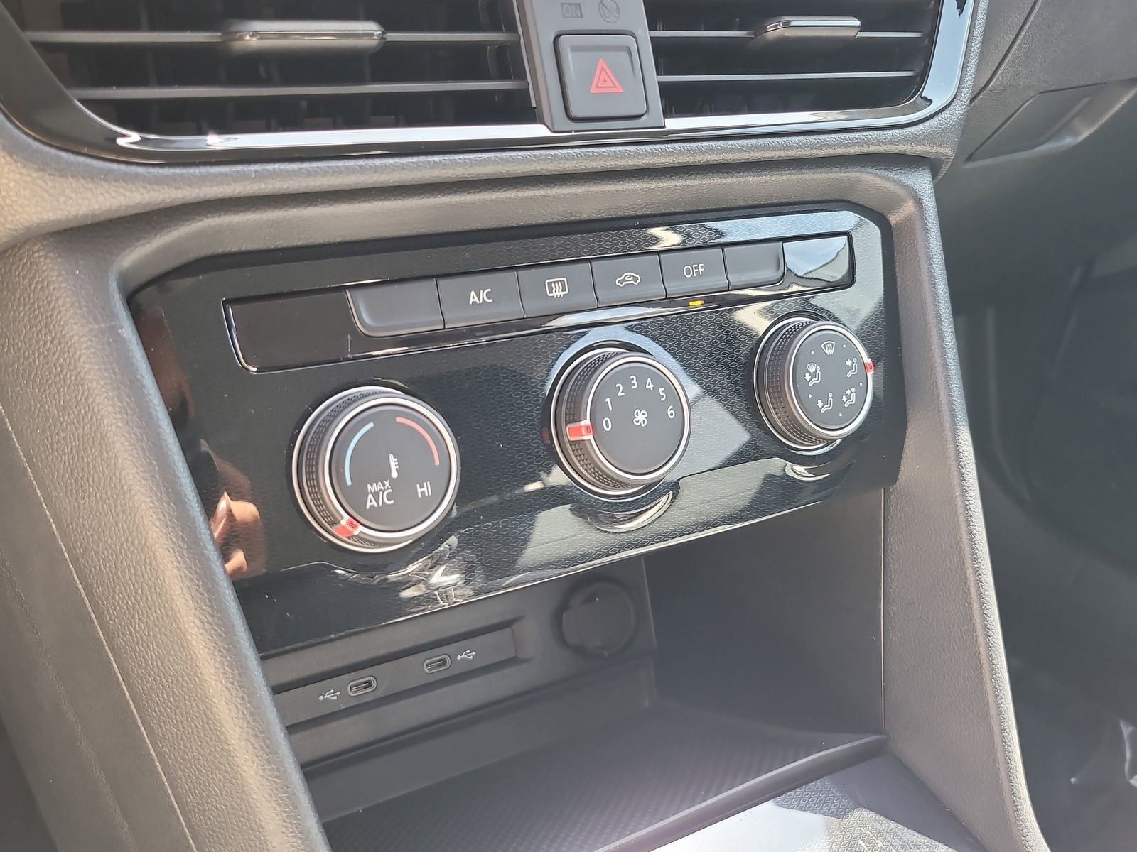 Certified 2025 Volkswagen Taos S FWD image 23