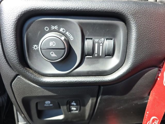 Used 2019 RAM 1500 Laramie AWD/4WD image 27