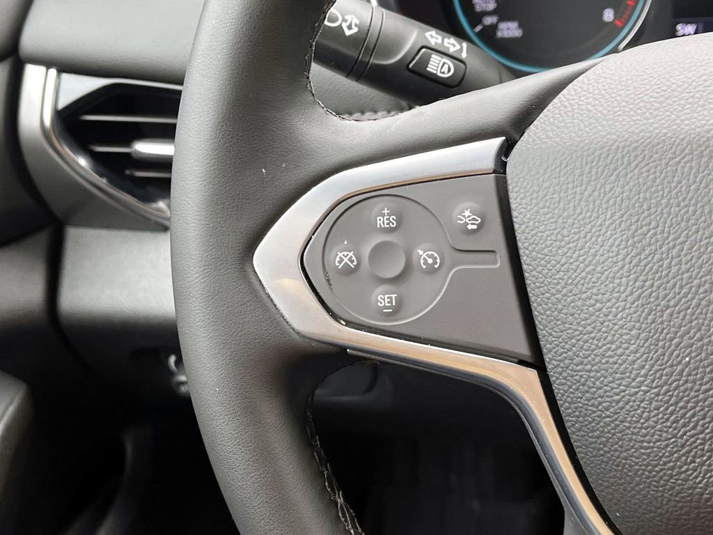 Used 2023 Chevrolet Traverse LT image 10