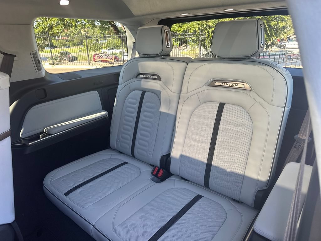 Used 2024 Rivian R1S Adventure AWD/4WD image 36
