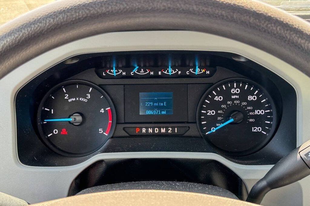 Used 2022 Ford F650 2WD Regular Cab Super Duty image 25