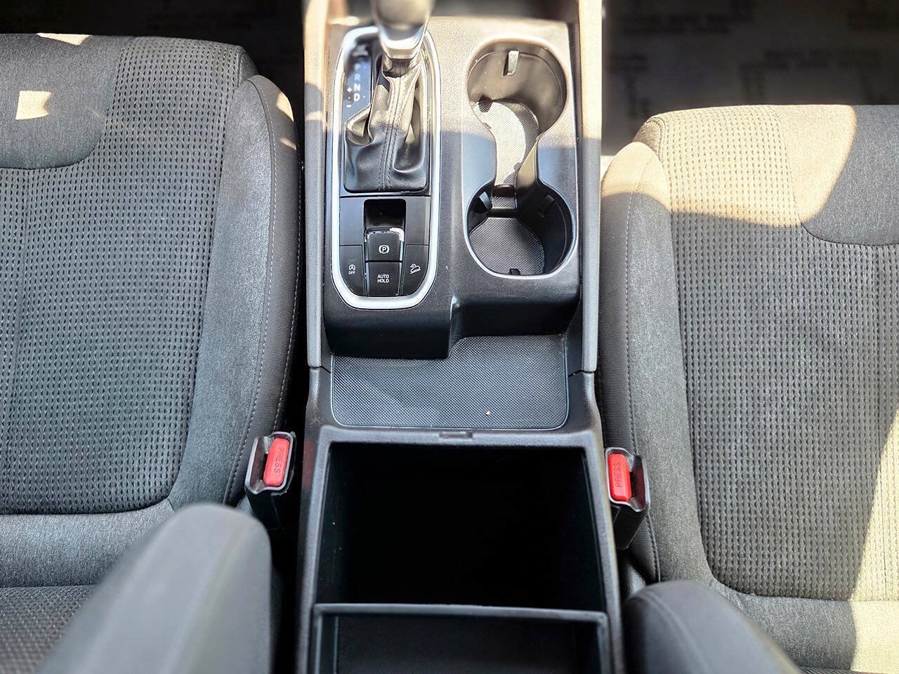 Used 2019 Hyundai Santa Fe SE AWD/4WD image 23