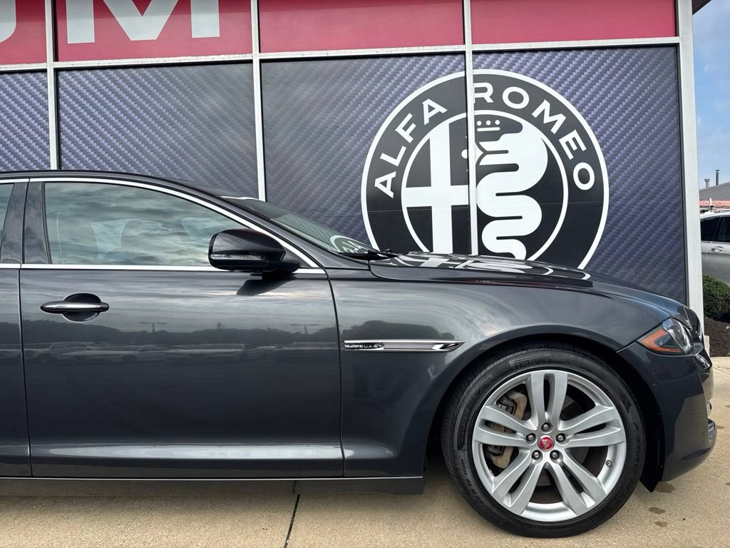 Used 2017 Jaguar XJ L Portfolio AWD/4WD image 3