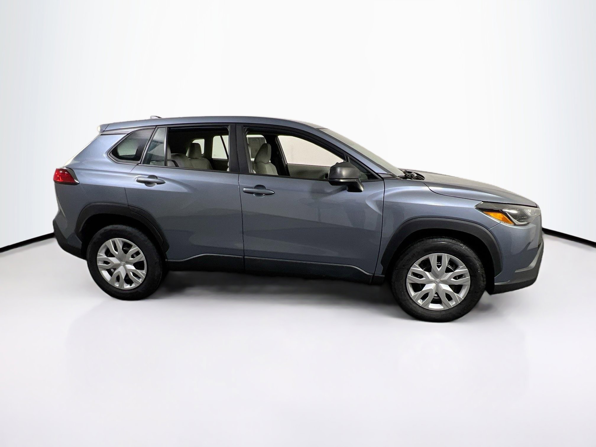 Used 2024 Toyota Corolla Cross L image 4