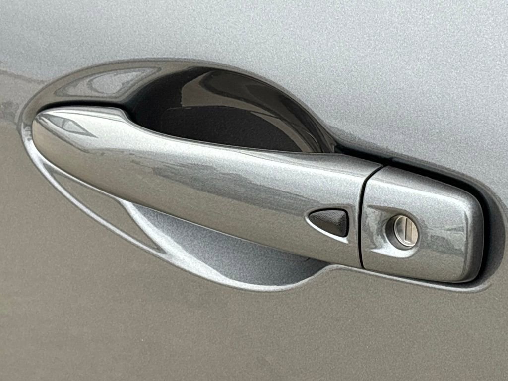 New 2025 Nissan Versa SR image 13