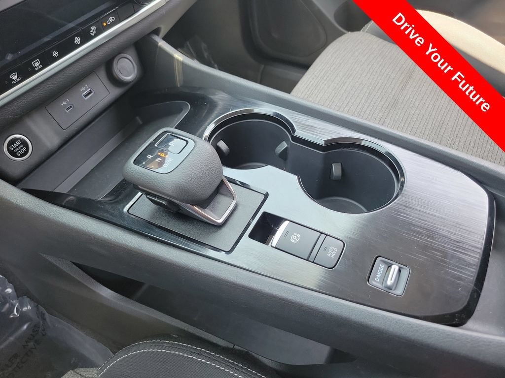 Used 2023 Nissan Rogue SV FWD image 12