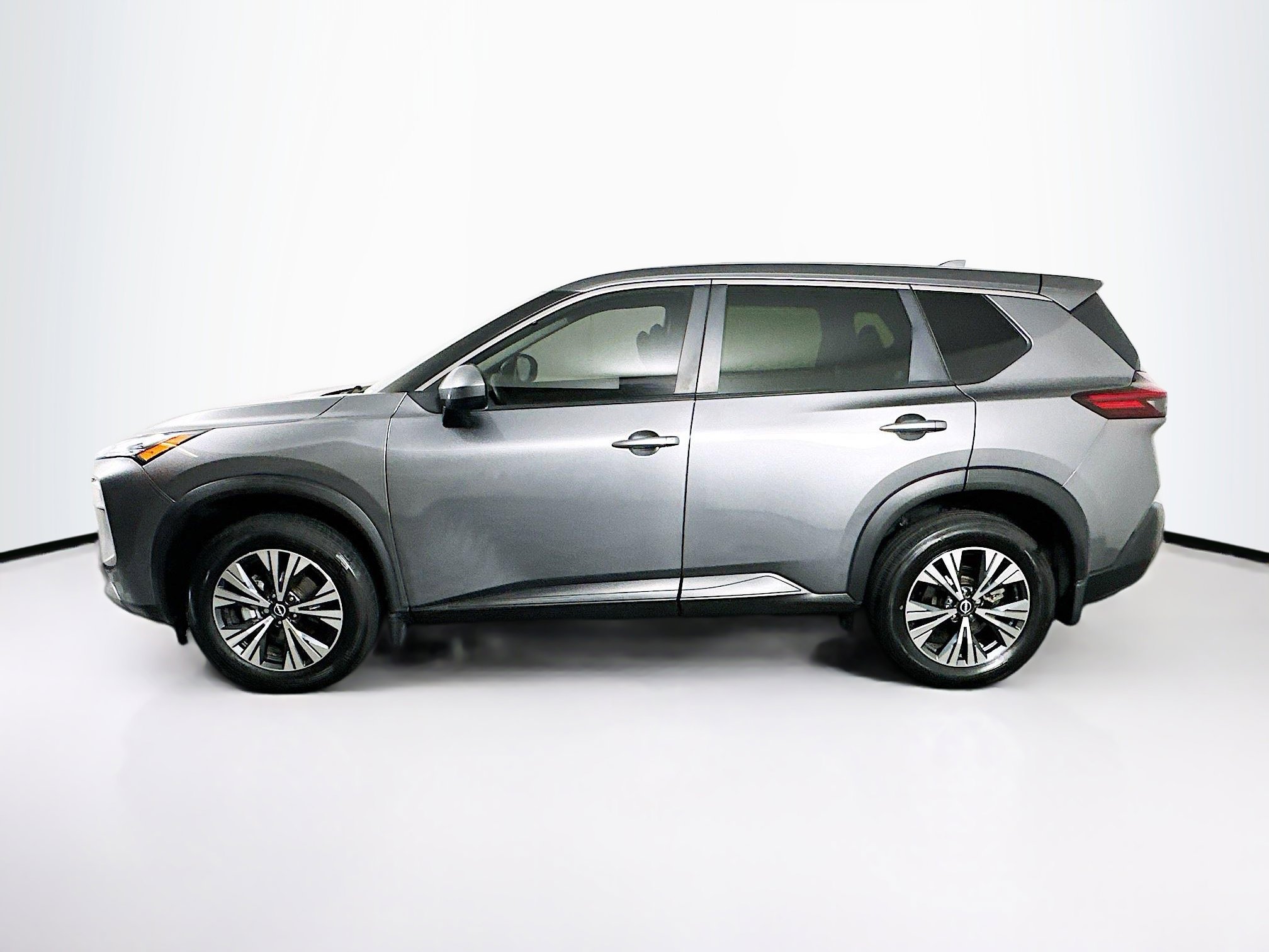 Used 2023 Nissan Rogue SV image 4