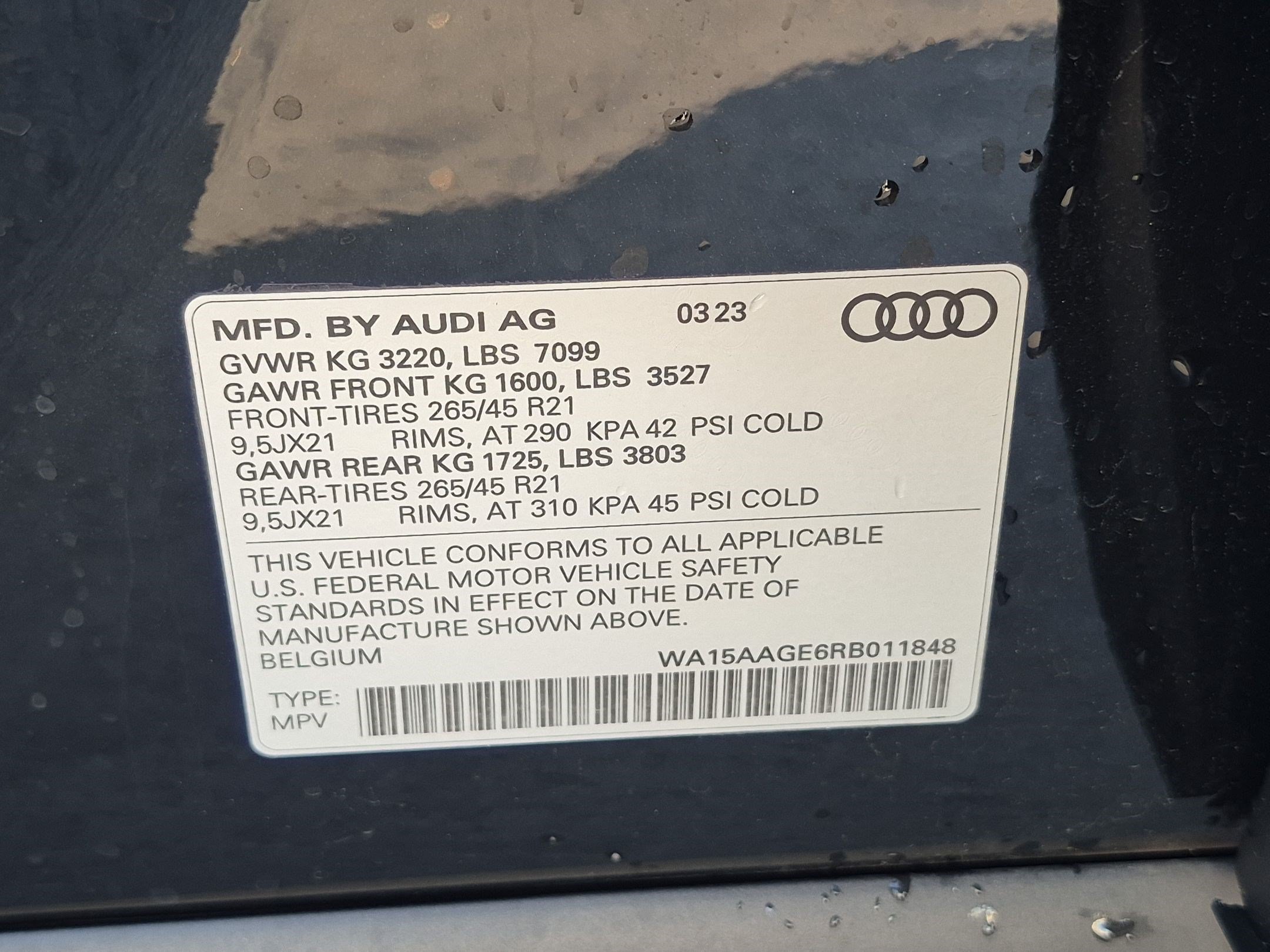 Used 2024 Audi Q8 e-tron Premium Plus w/ Premium Plus Package AWD/4WD image 32
