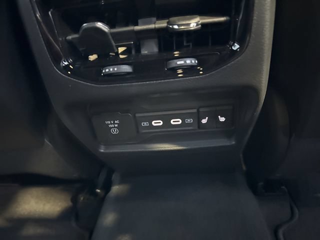 New 2026 Jeep Grand Cherokee Limited w/ Limited Altitude Package AWD/4WD image 23