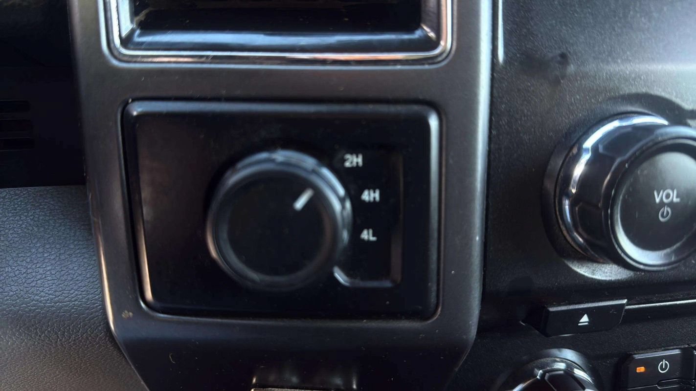 Used 2017 Ford F150 XLT AWD/4WD image 14