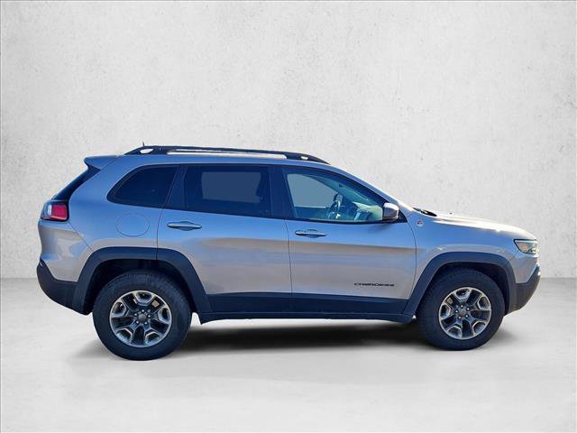 Used 2019 Jeep Cherokee Trailhawk w/ Cold Weather Group AWD/4WD image 3