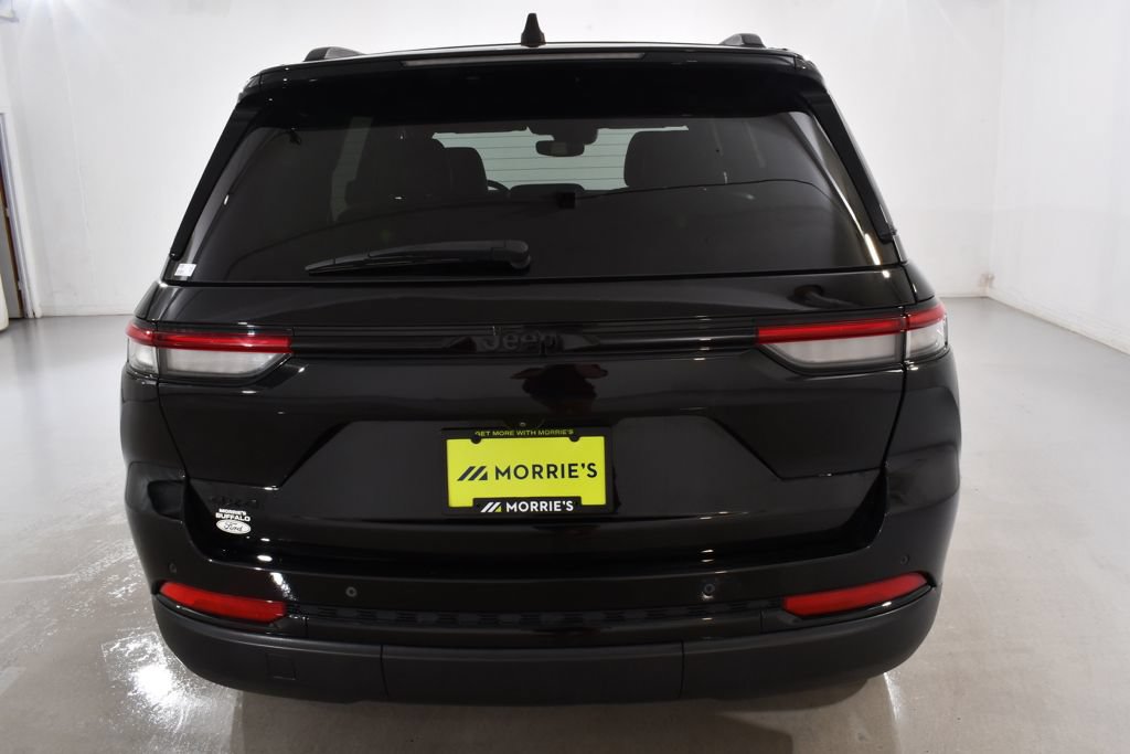 Used 2023 Jeep Grand Cherokee Altitude AWD/4WD image 13