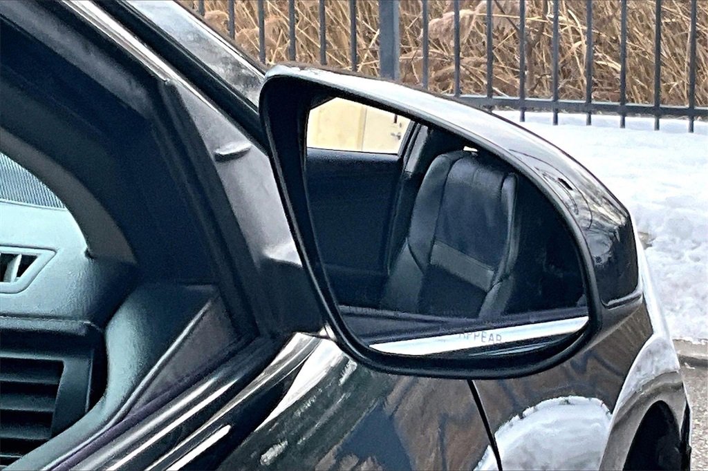 Used 2013 Toyota Camry SE image 23