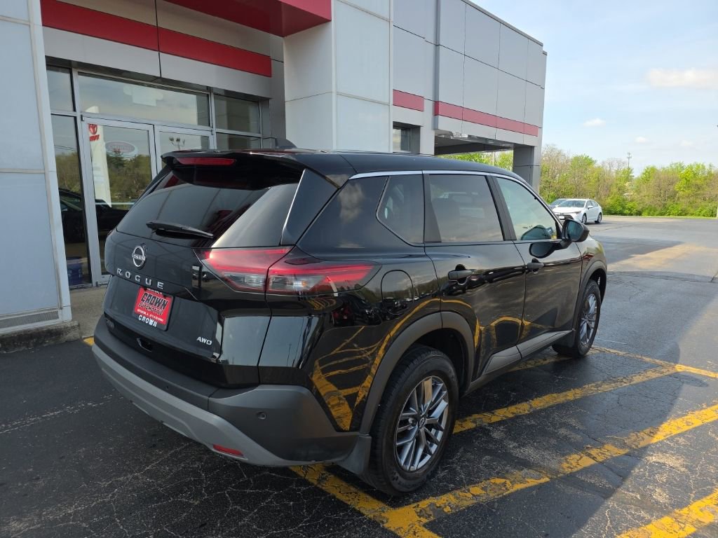 Used 2023 Nissan Rogue S AWD/4WD image 3