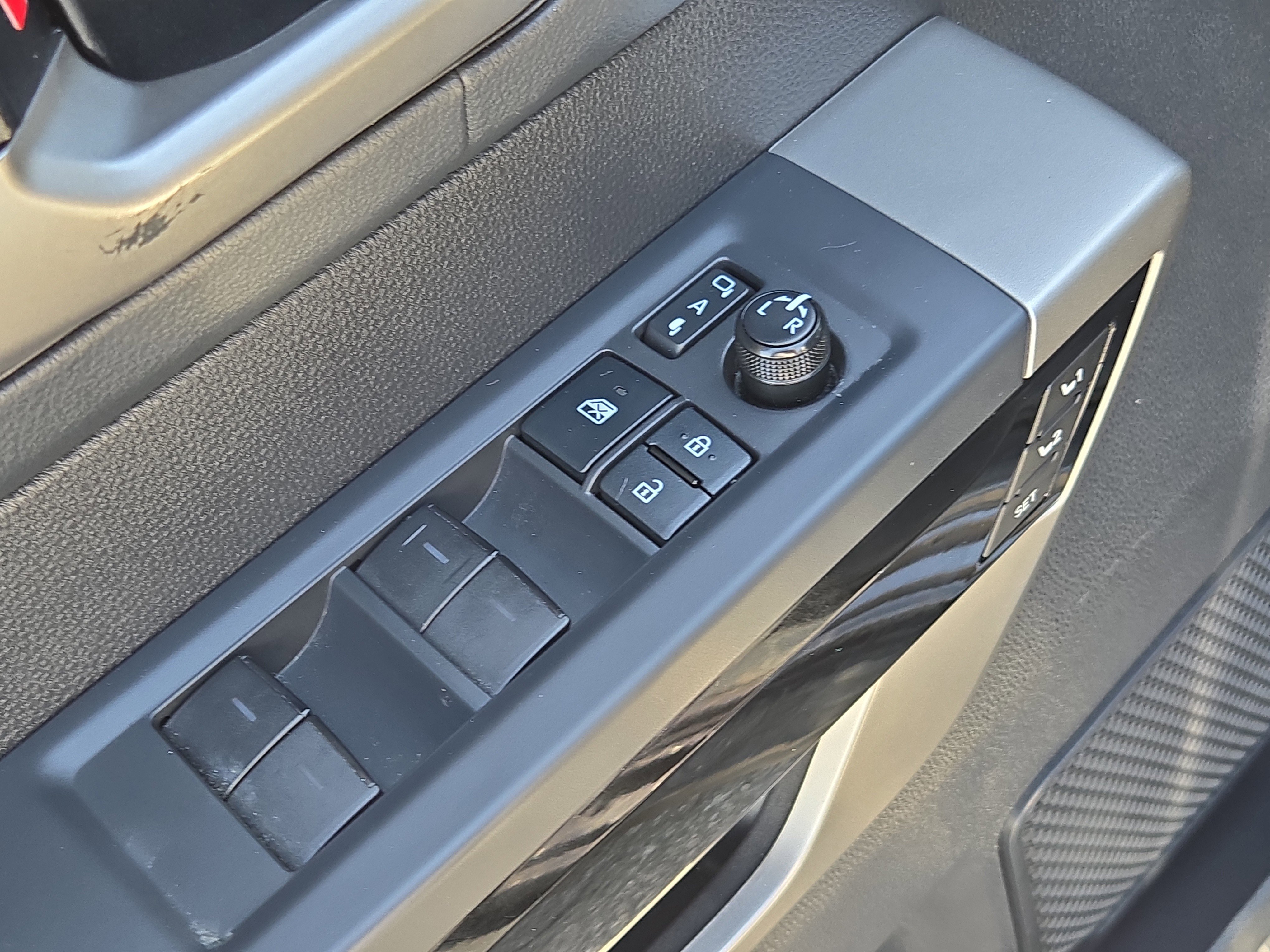 Used 2022 Toyota Tundra Limited image 15