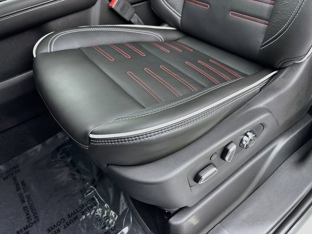 New 2026 GMC Yukon AT4 Ultimate AWD/4WD image 19