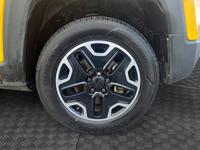 Used 2016 Jeep Renegade Trailhawk AWD/4WD image 36