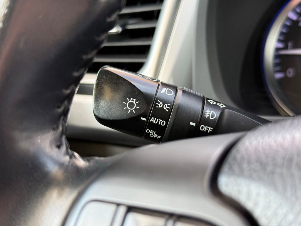 Used 2018 Toyota Highlander XLE image 19