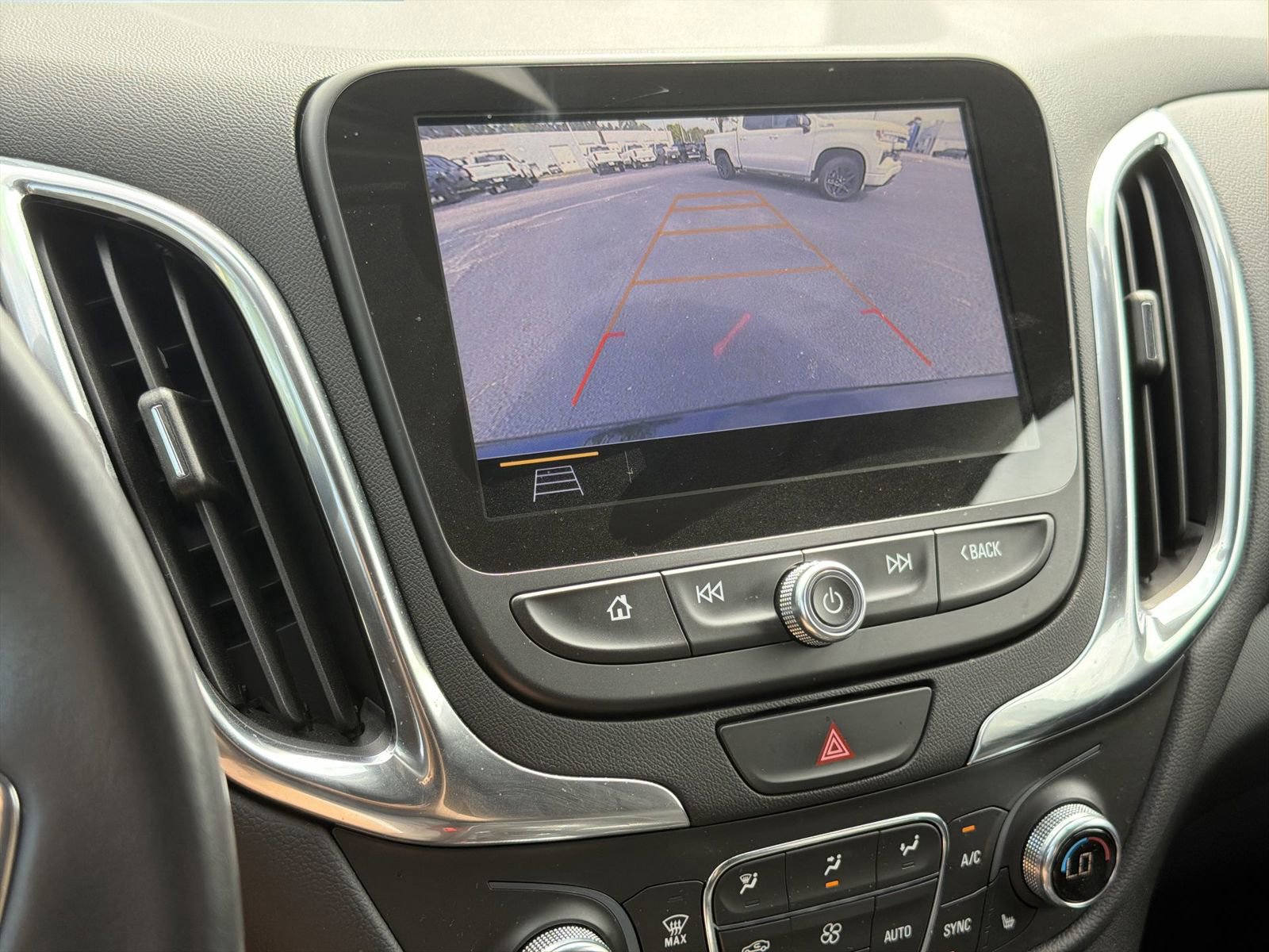 Used 2021 Chevrolet Equinox LT AWD/4WD image 25