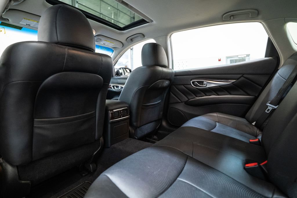 Used 2015 INFINITI Q70 L 3.7 image 30