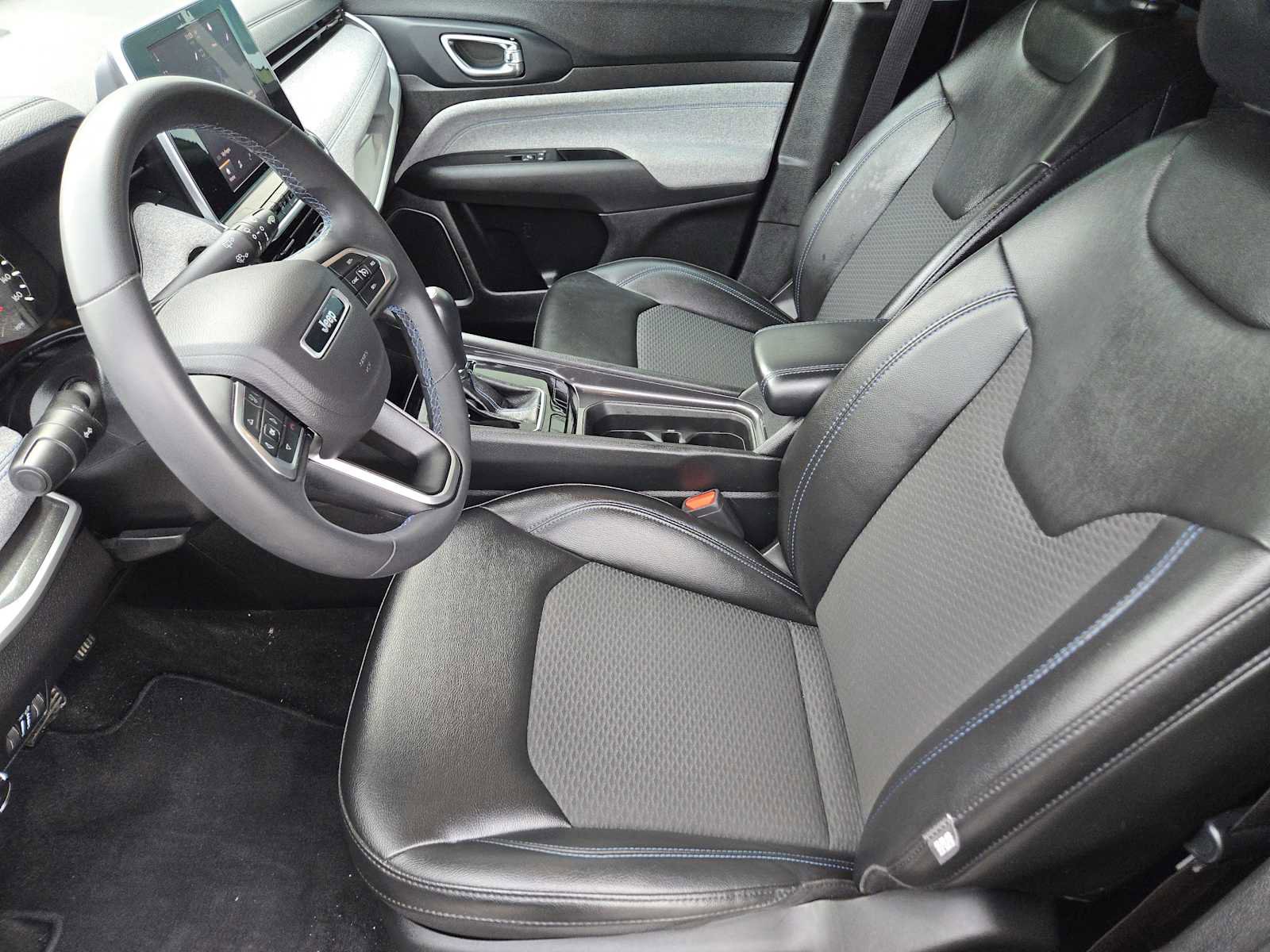 Used 2022 Jeep Compass Latitude image 14