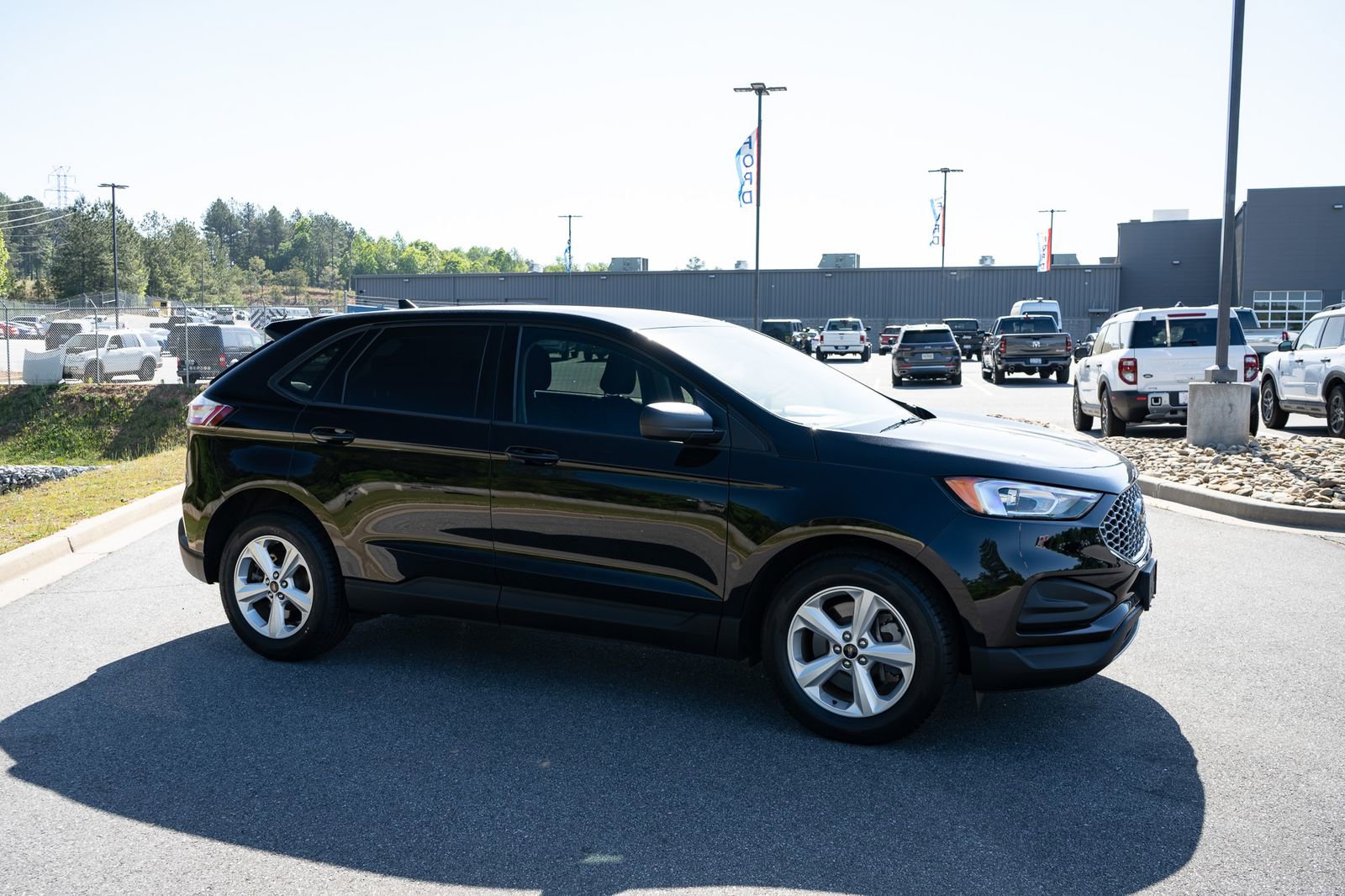 Used 2023 Ford Edge SE AWD/4WD image 12