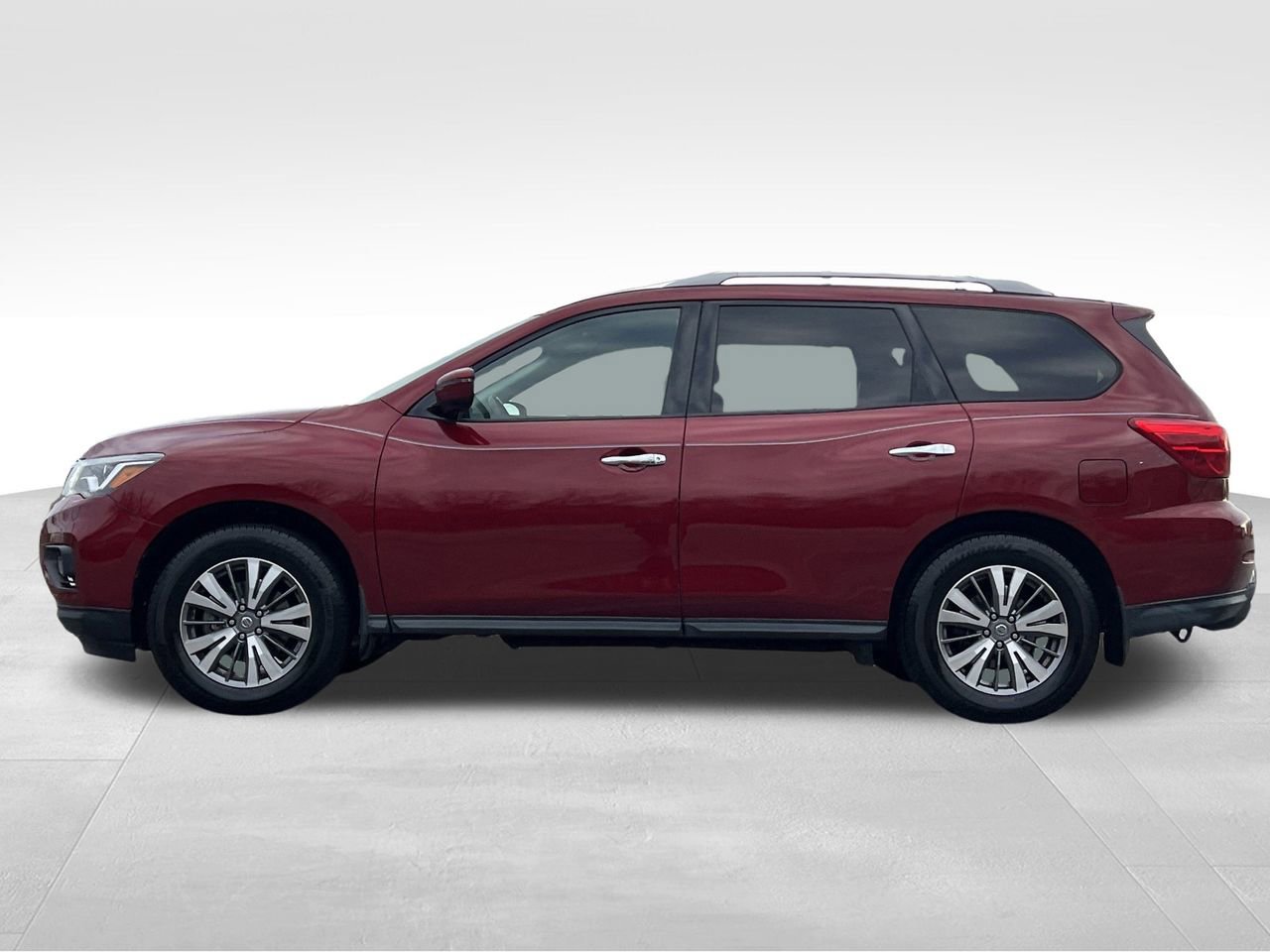 Used 2020 Nissan Pathfinder SV image 28