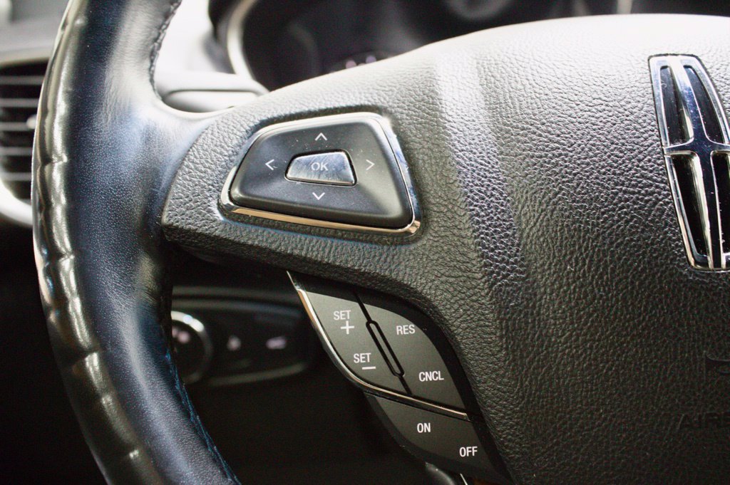 Used 2018 Lincoln MKX Select w/ Select Plus Package AWD/4WD image 25