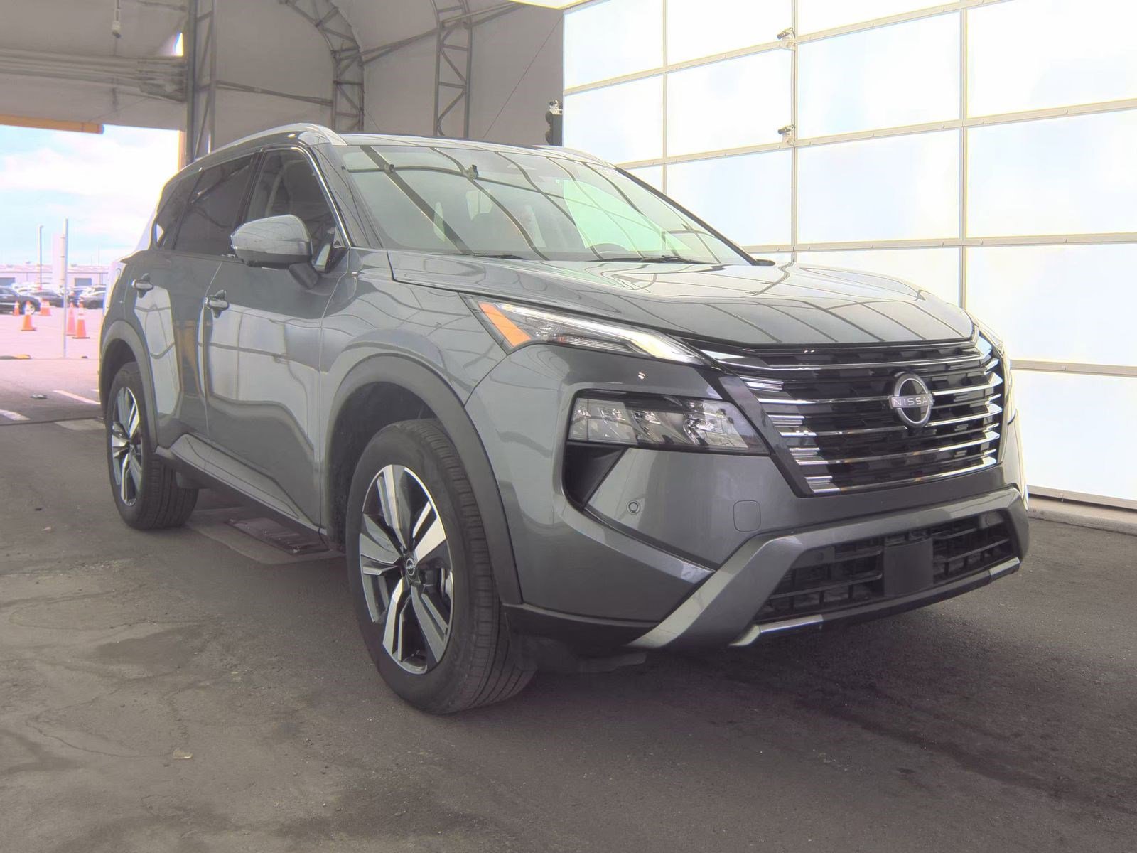 Used 2026 Nissan Rogue SL image 2