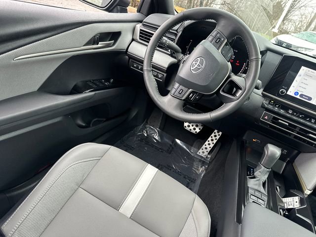 Used 2026 Toyota Camry SE w/ Convenience Package image 19