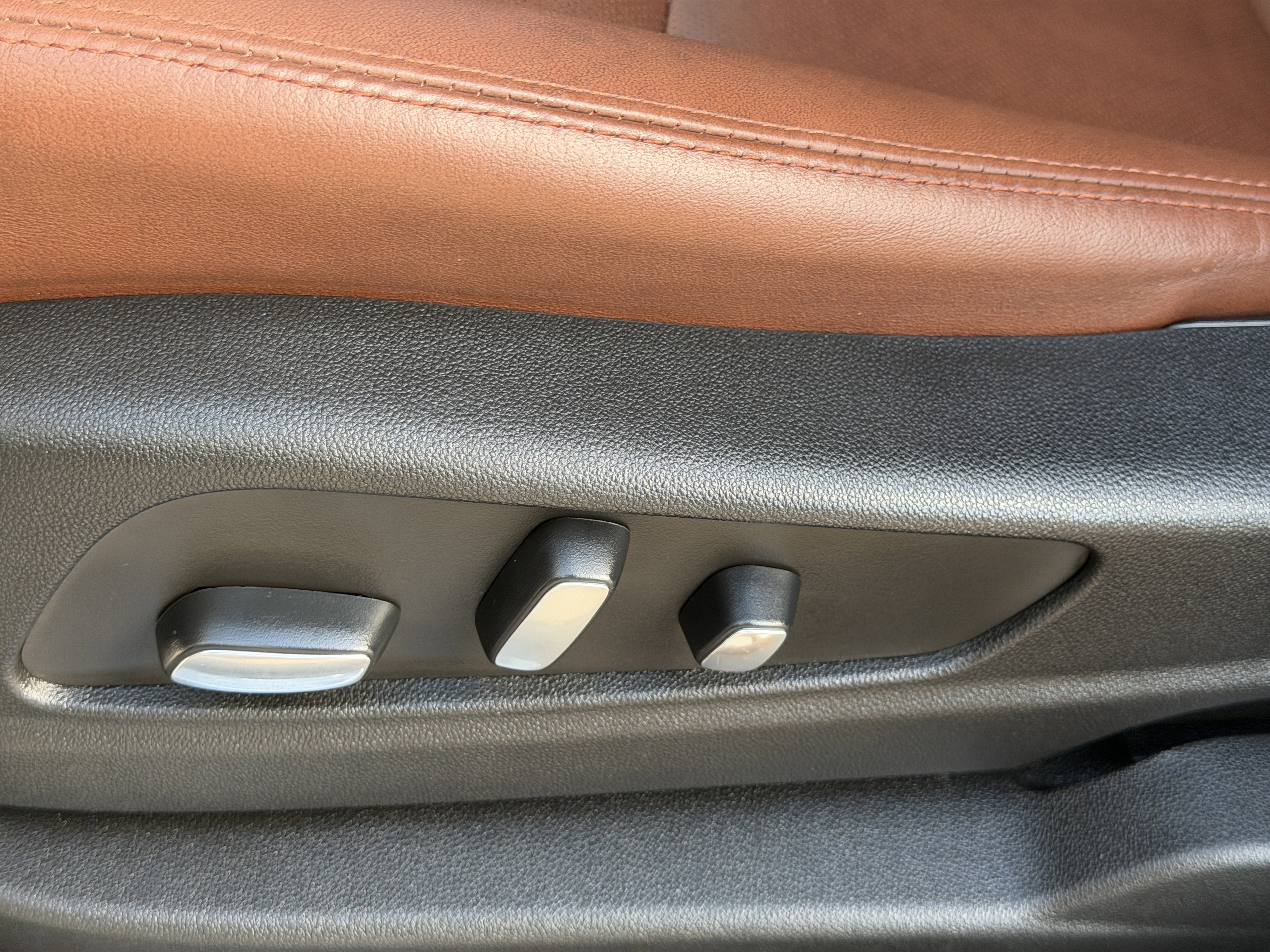 Certified 2022 Cadillac XT5 Sportv w/ Technology Package image 21